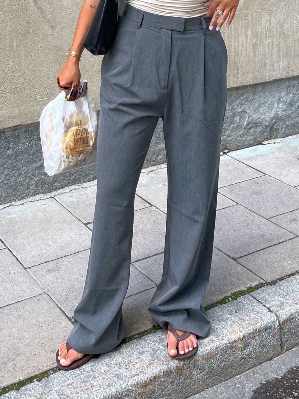 Djerf Avenue Favorite Trousers in Gray - M Tall